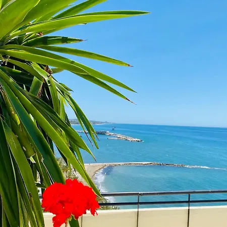 公寓 On The First Line Of The Sea With A View And Free Parking *